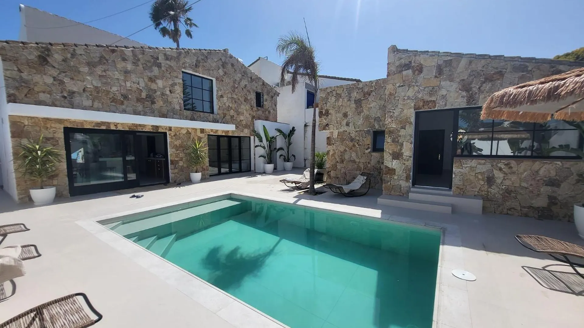 Beachfront Villa Estepona