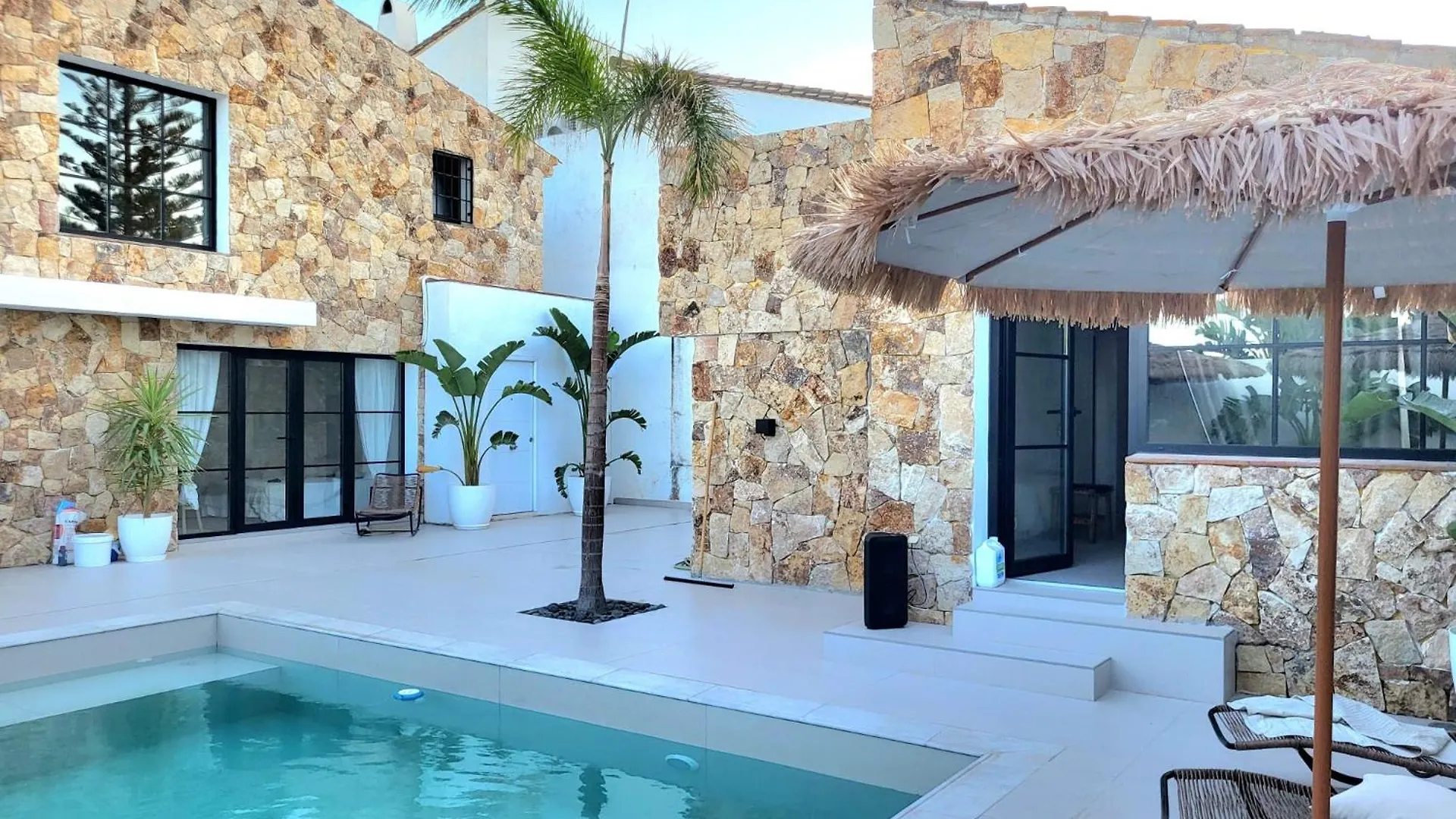Beachfront Villa Estepona 0*,  Spain